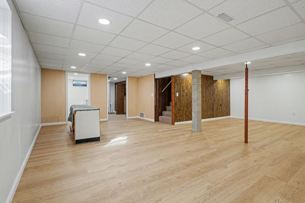 21 Yvonna St - Photo 7 of 12