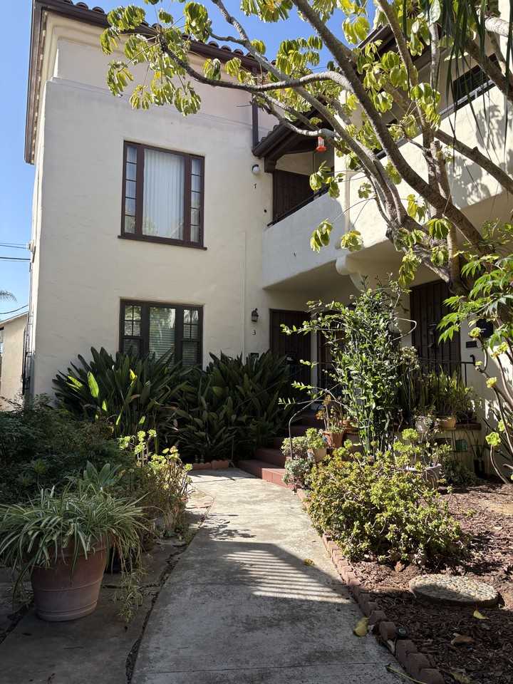 3438 6th Ave #5 - Photo 3 of 18