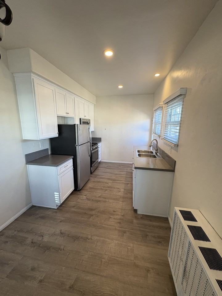 3438 6th Ave #5 - Photo 6 of 18