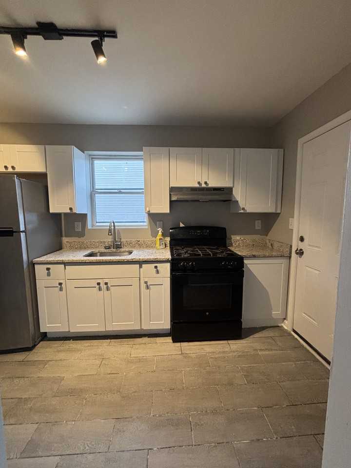 10Xx E. Coldspring Ln - Photo 3 of 19