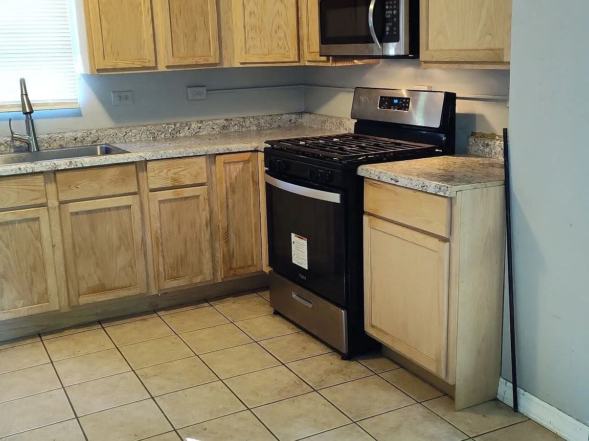 16901 Orchard Ridge Ave - Photo 4 of 8