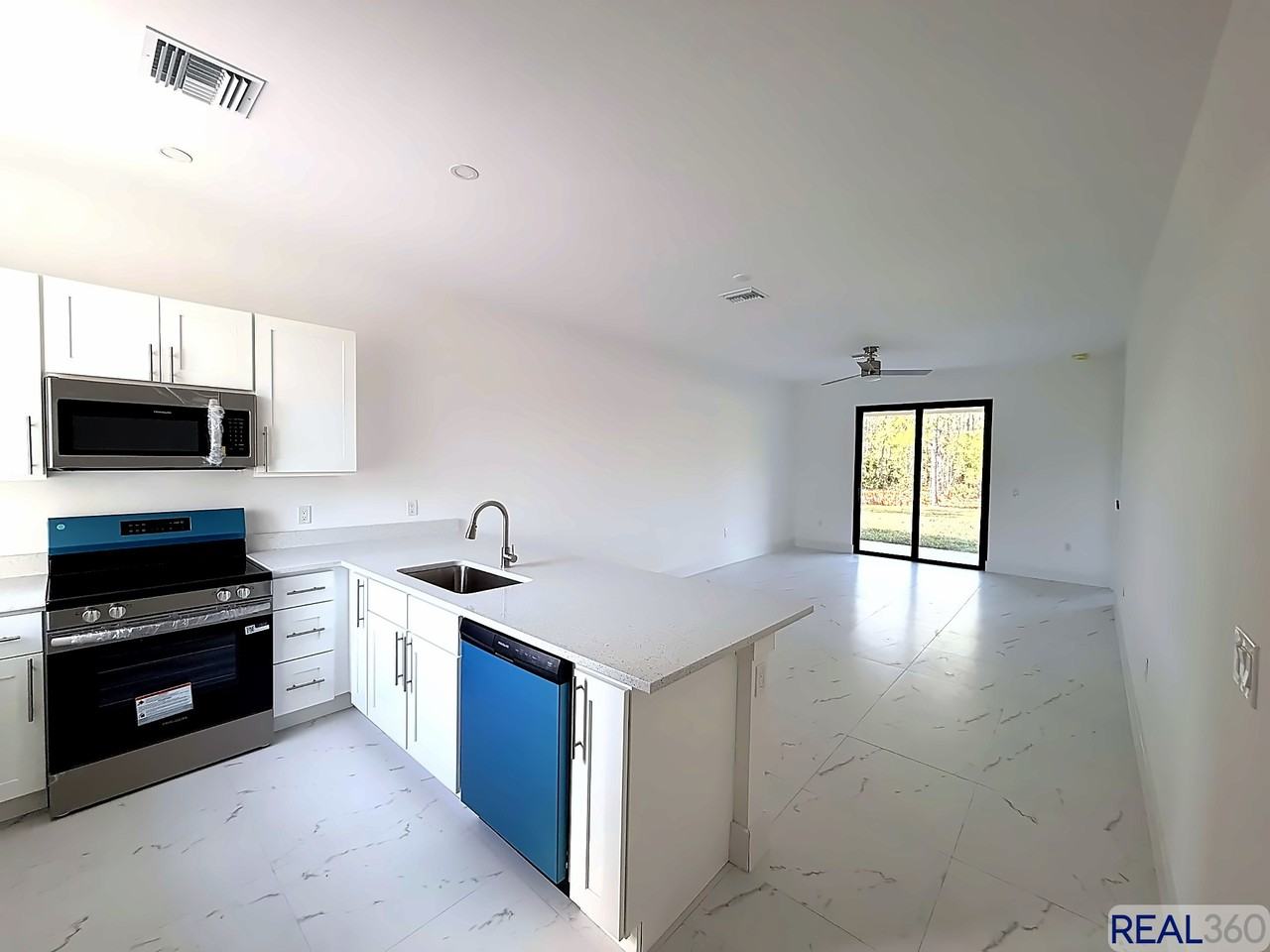 936 936/938 Homestead Rd S, #936 - Photo 3 of 10