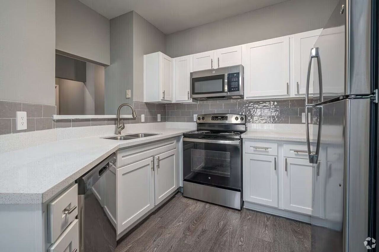 9807 Cypresswood Dr #STB3