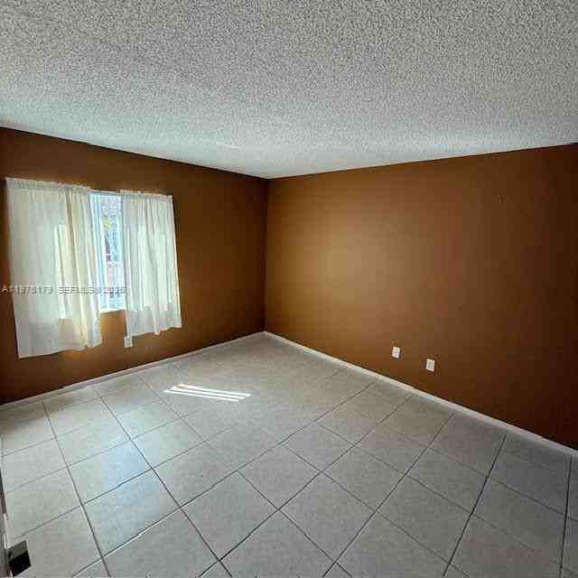 1250 Ne 119th St #2A - Photo 3 of 7