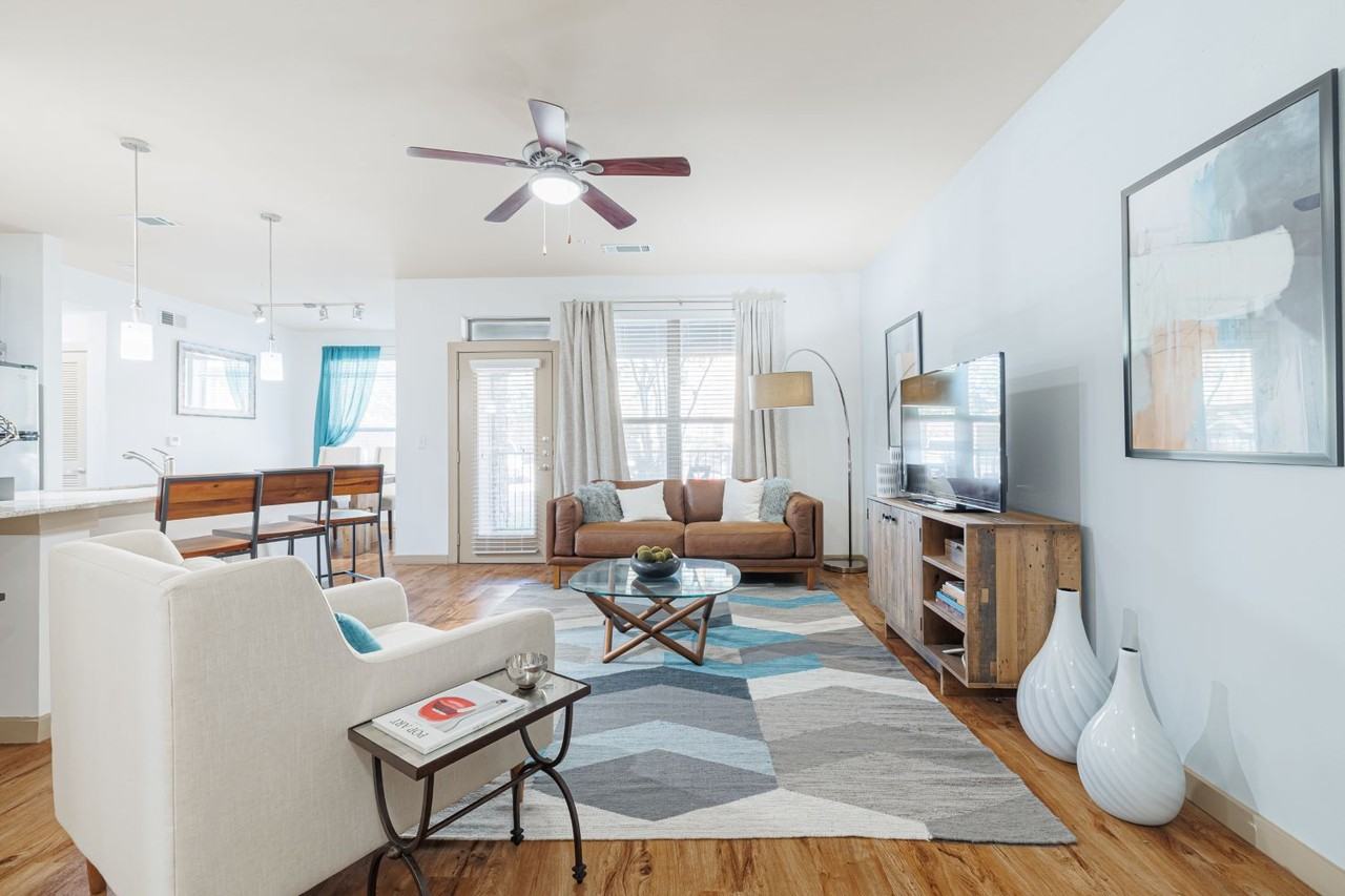 1562 N Westgreen Blvd #DW4