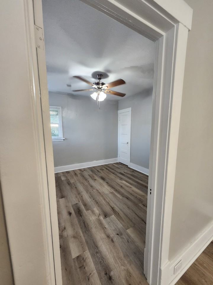 412 A St - Photo 3 of 16