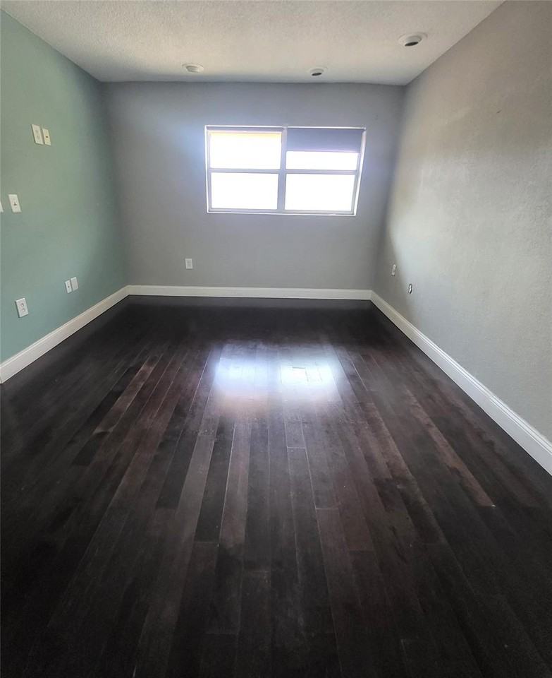 13881 Ne 2nd Ct #C6 - Photo 5 of 21