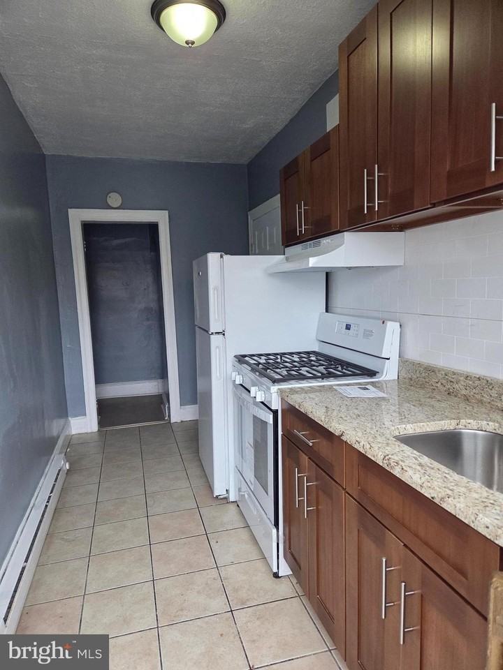 6200 Wheeler St Apt 2 - Photo 7 of 9