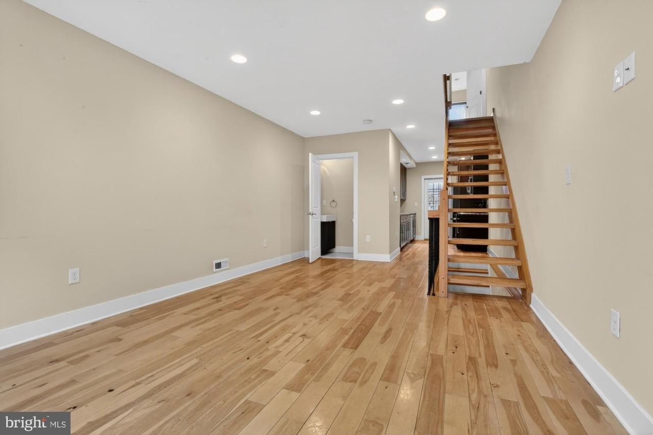 1237 N Hollywood St - Photo 2 of 22