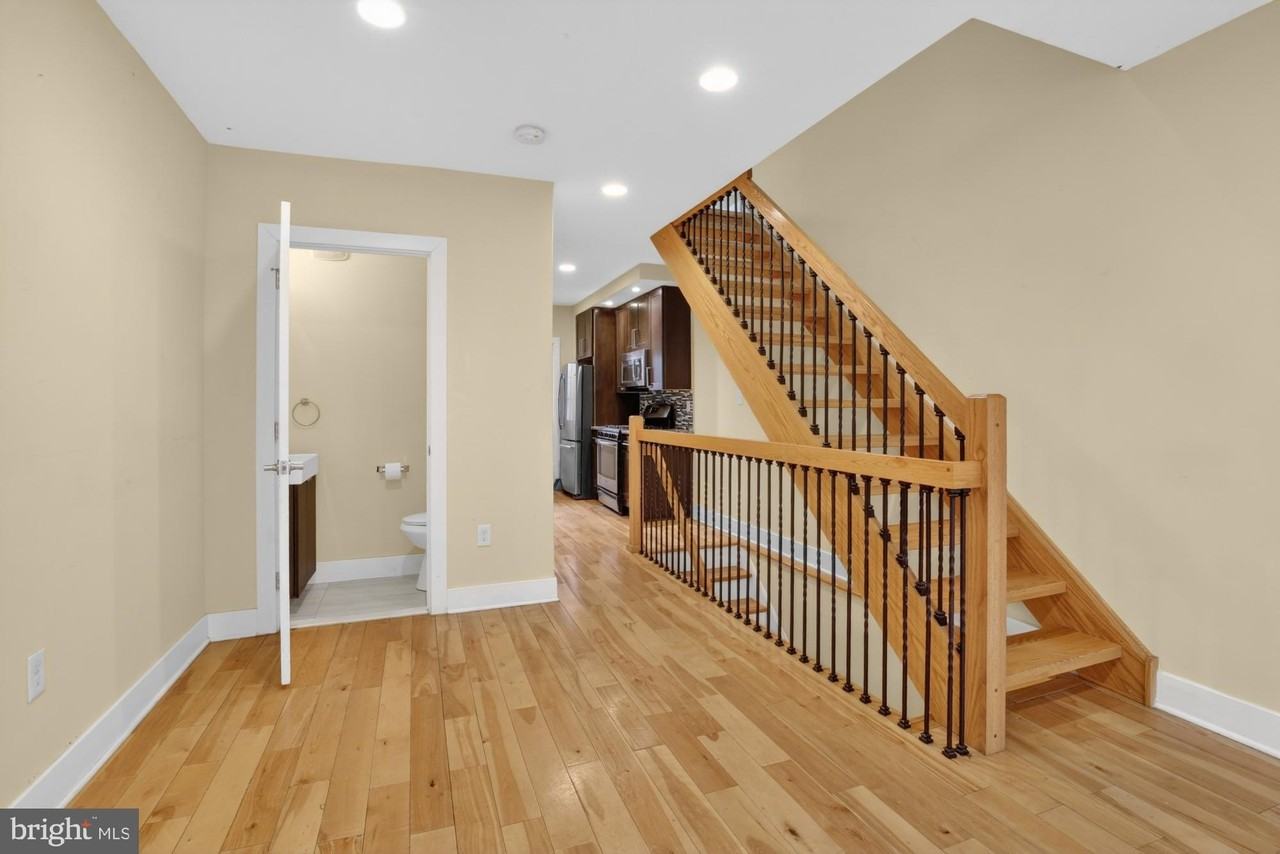 1237 N Hollywood St - Photo 4 of 22