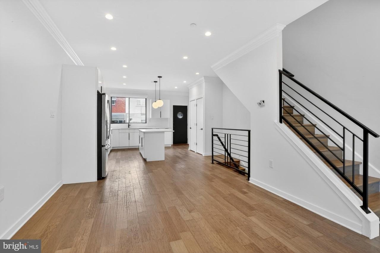 3336 Salmon St - Photo 4 of 41