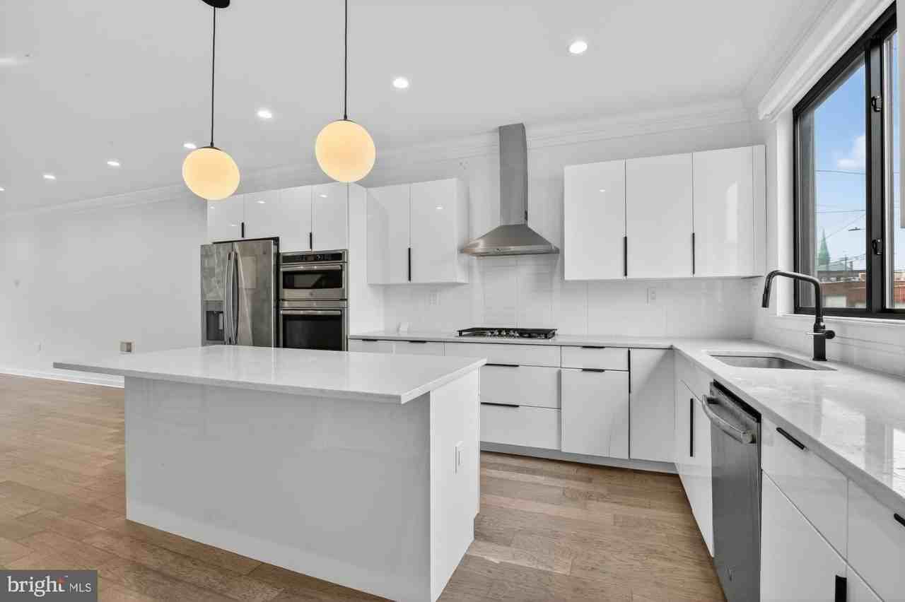 3336 Salmon St - Photo 7 of 41