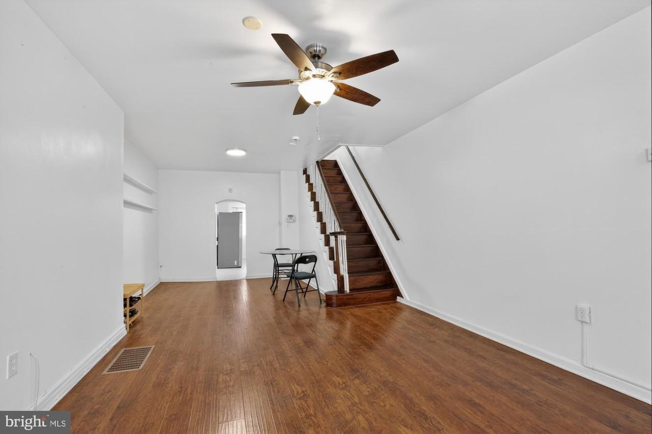 1551 S Chadwick St - Photo 2 of 22