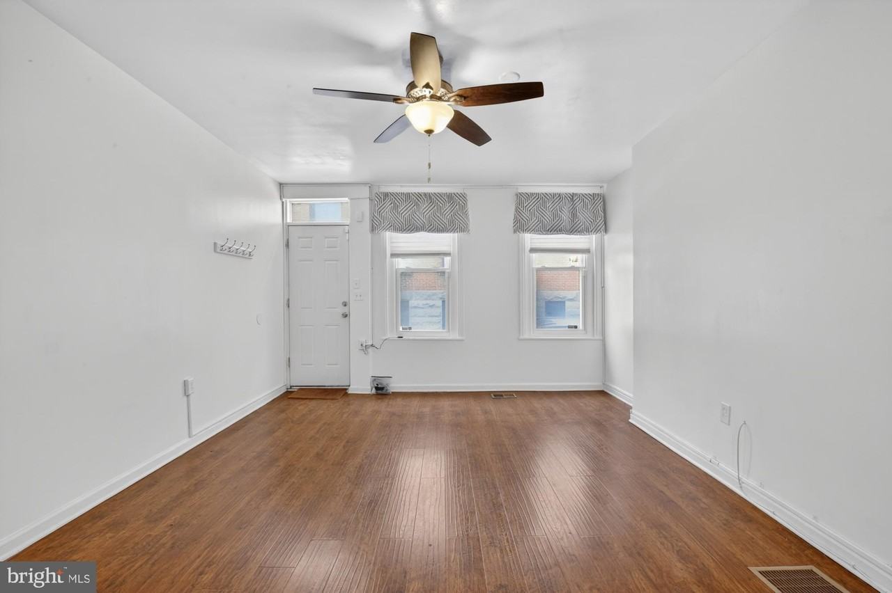 1551 S Chadwick St - Photo 3 of 22