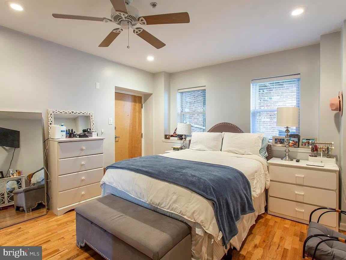 216 Market St Apt 3-18 - Photo 4 of 6