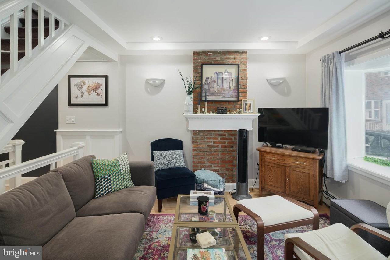 1910 S Alder St - Photo 3 of 28