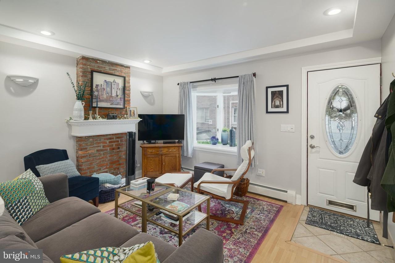 1910 S Alder St - Photo 4 of 28