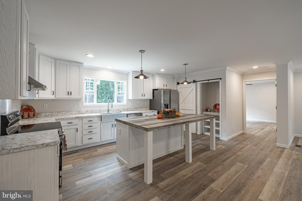 307 Larkspur Rd - Photo 3 of 50