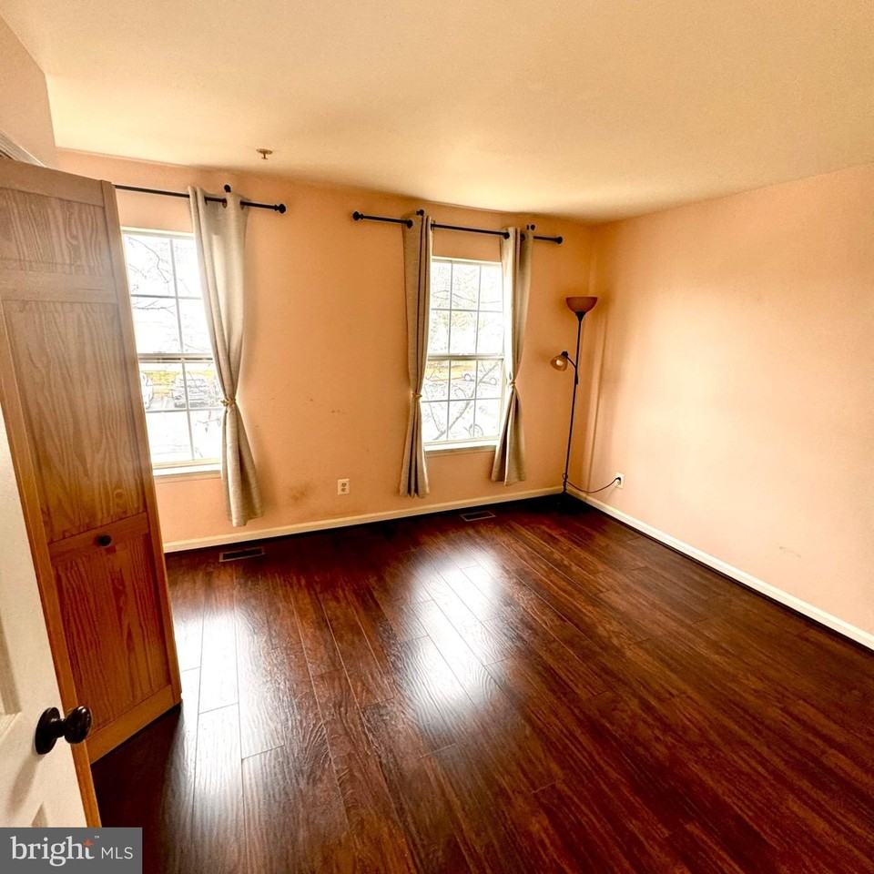 21874 Railway Ter Unit 112 - Photo 7 of 11