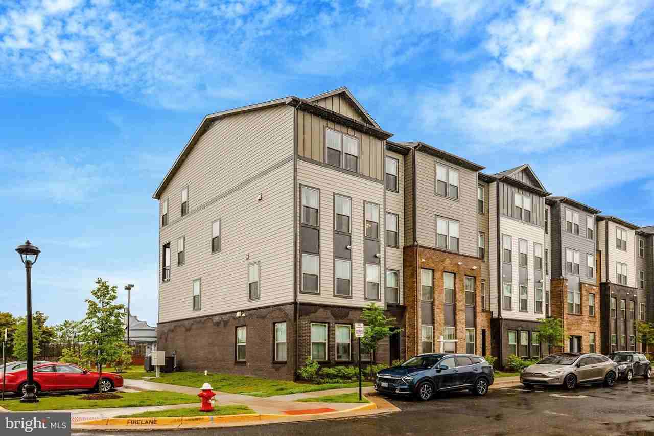 20941 Bluebird Sq - Photo 5 of 50