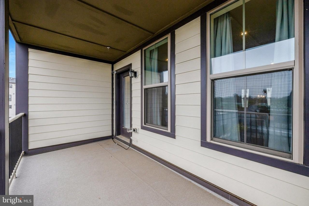 20941 Bluebird Sq - Photo 6 of 50