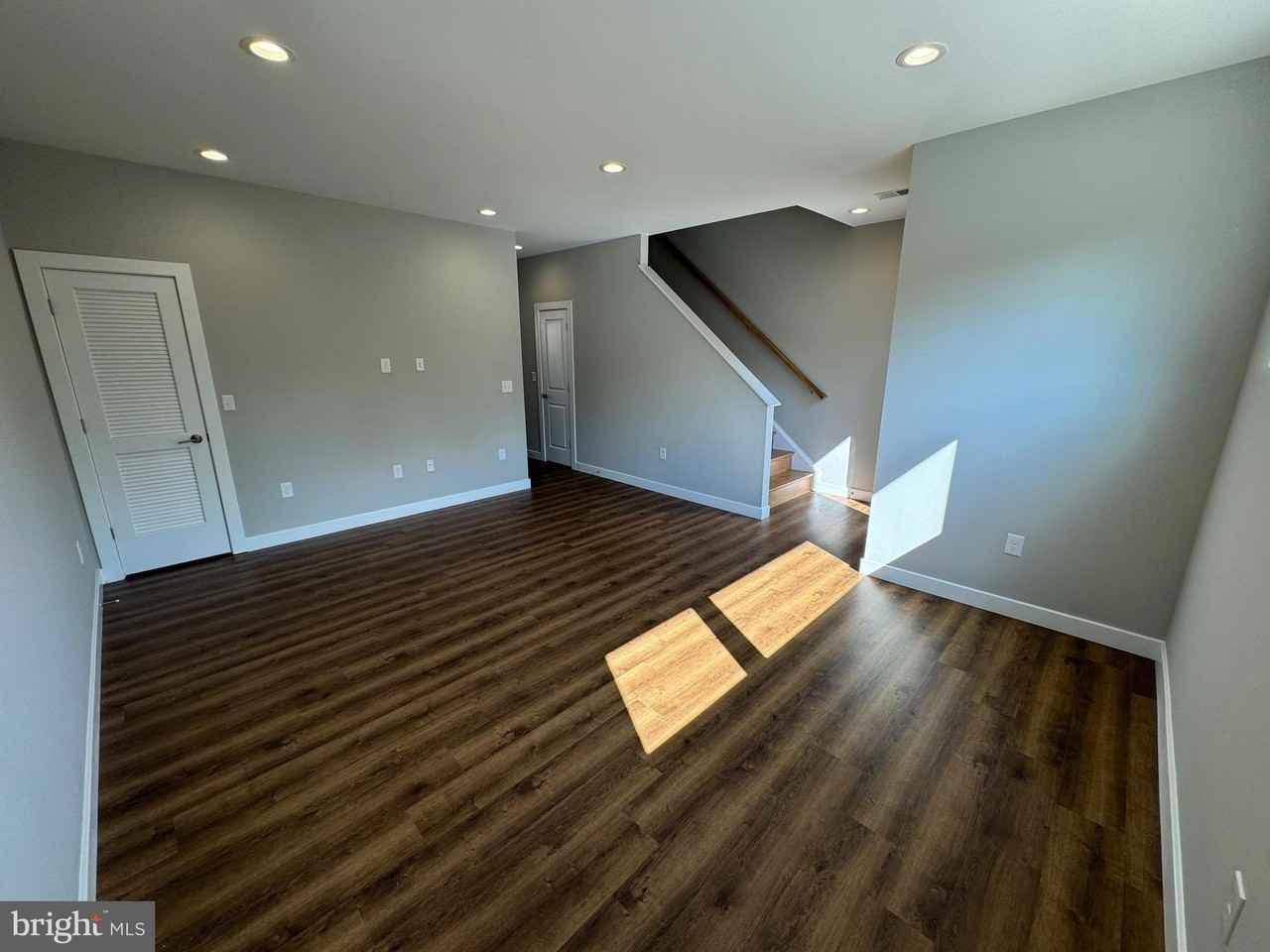 210 E Piccadilly St - Photo 5 of 21