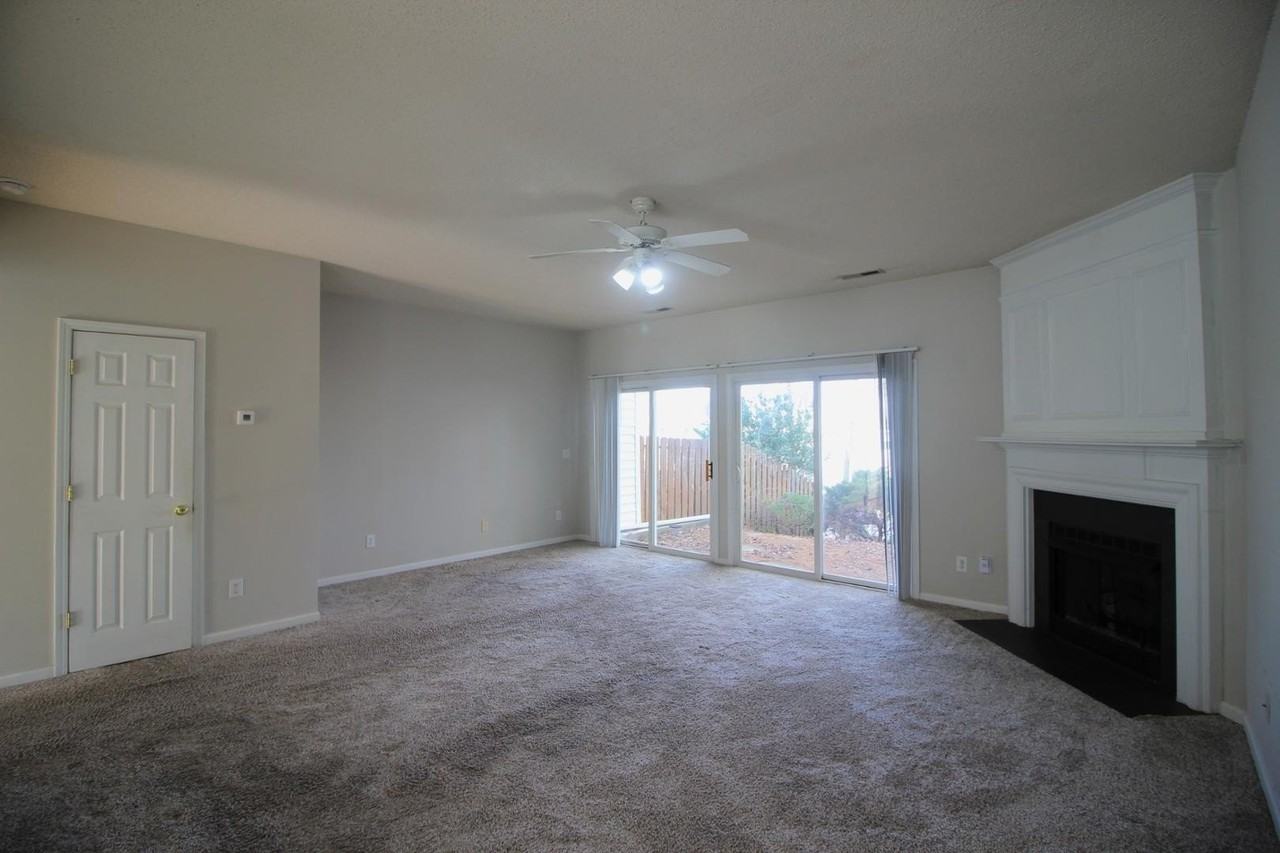 205 Canyon Lake Cir - Photo 6 of 20