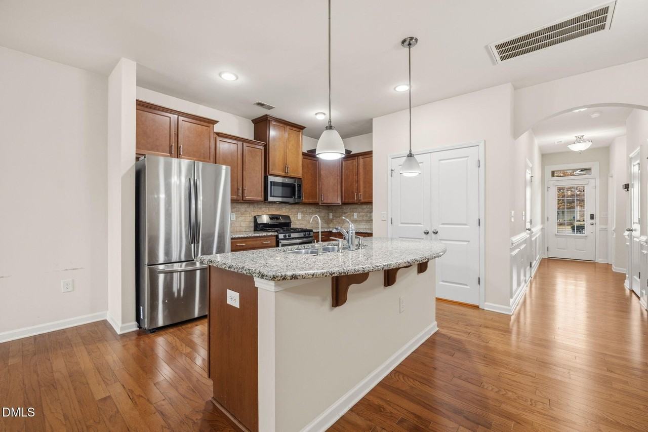 241 Durants Neck Ln - Photo 6 of 28