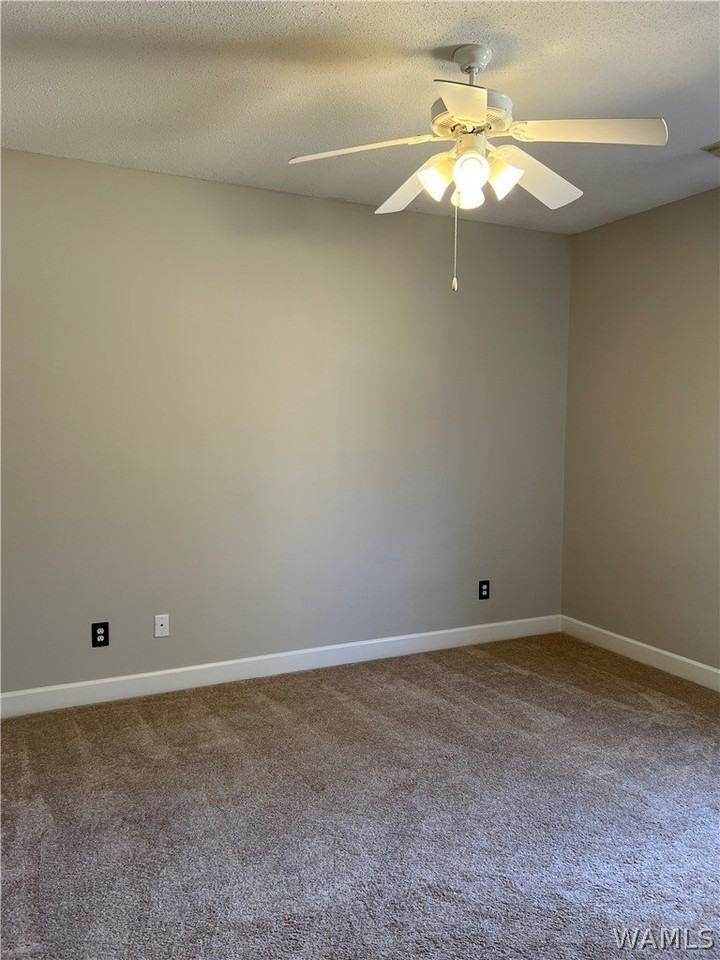 1833 Gaineswood Dr - Photo 4 of 12