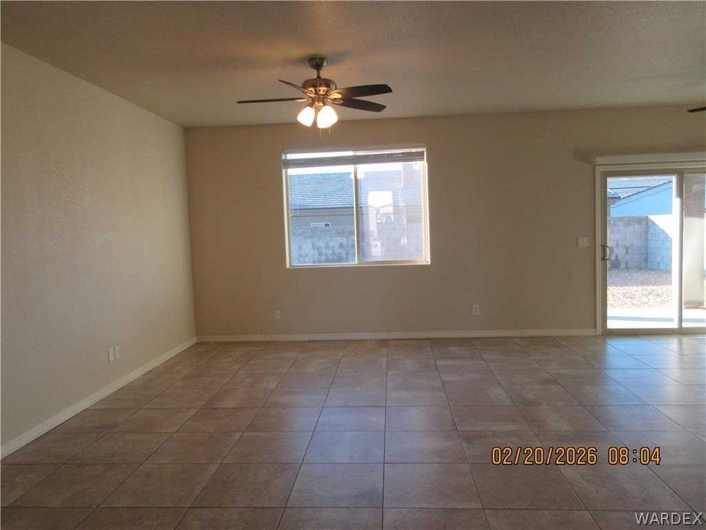 2118 Gene Autry Dr - Photo 2 of 10