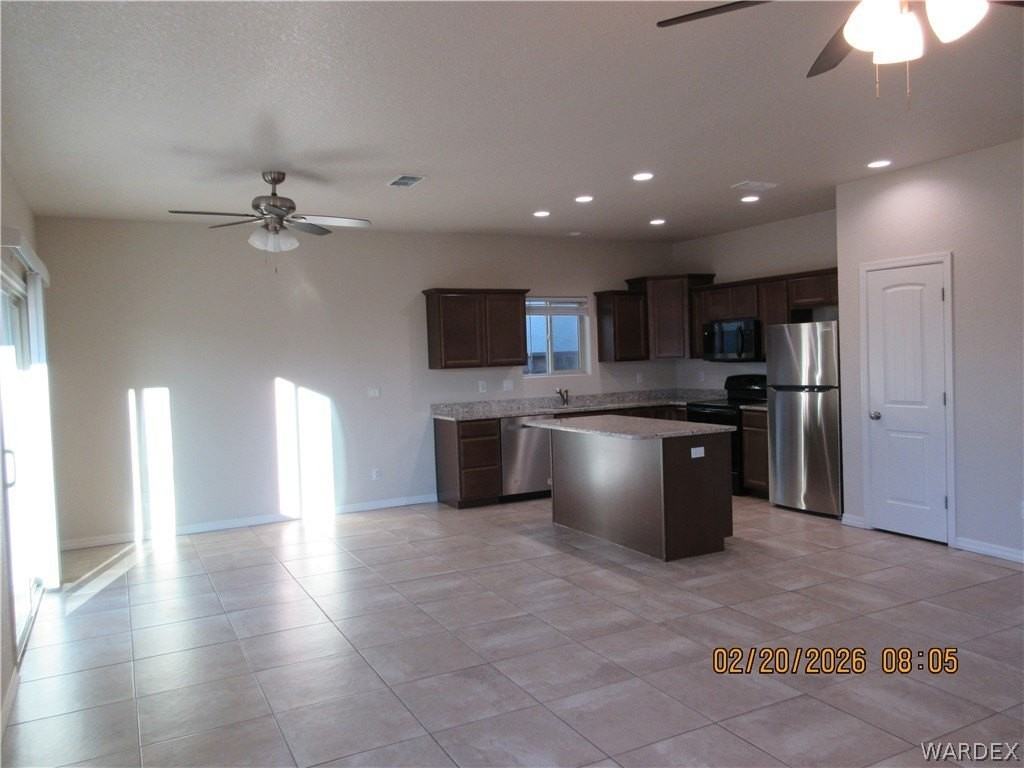 2118 Gene Autry Dr - Photo 3 of 10