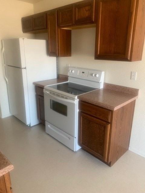 3424 Sunriver Rd Apt 1 - Photo 5 of 18