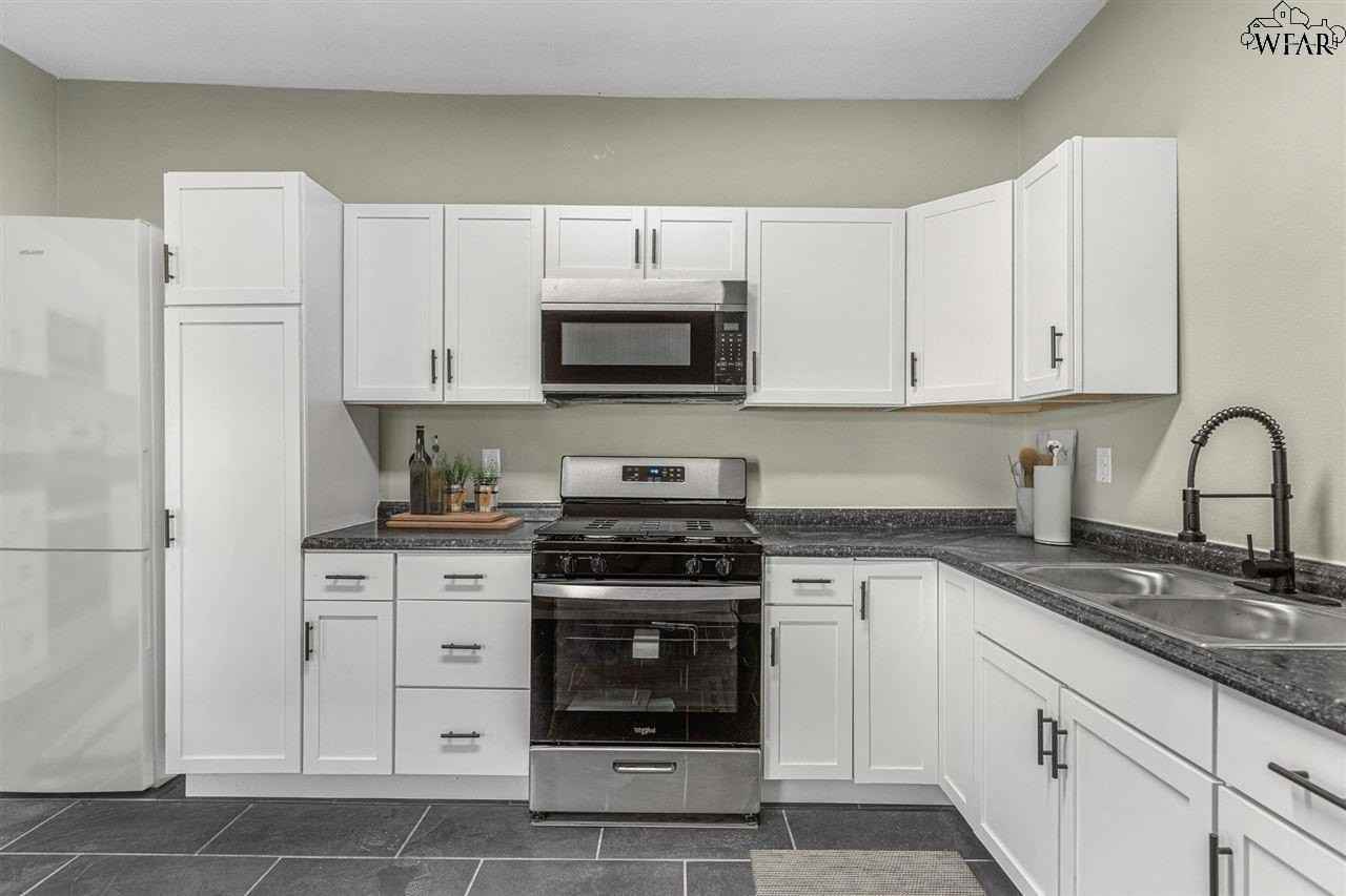 2010 Joline St - Photo 6 of 11