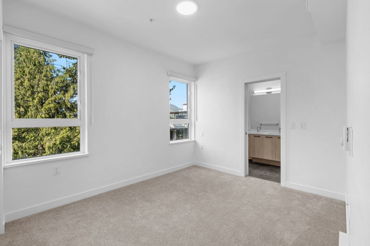 2002 Saint George Street #207 - Photo 4 of 13