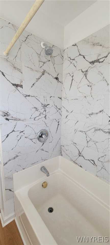 3553 Sherwood Ave - Photo 6 of 22