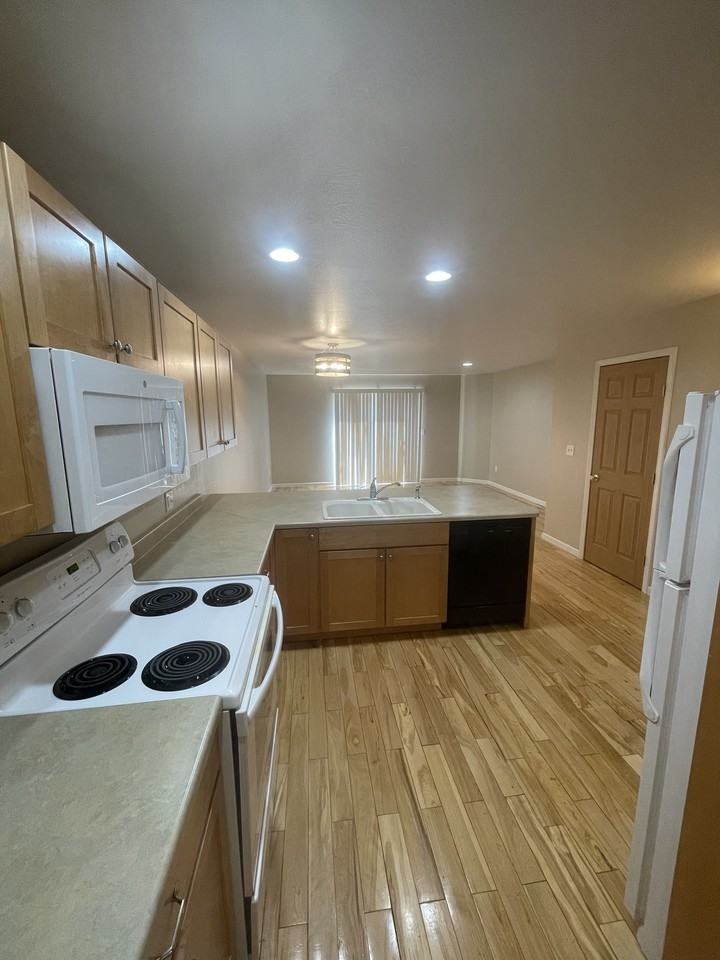 4220 Central Avenue - Photo 5 of 13