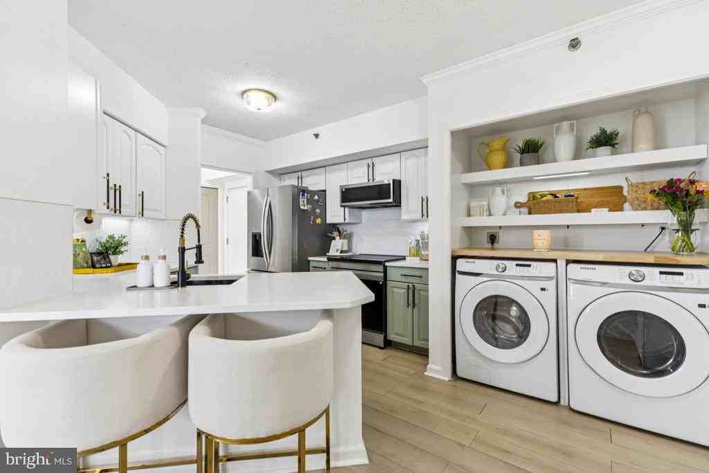 5505 Seminary Rd - Photo 3 of 27