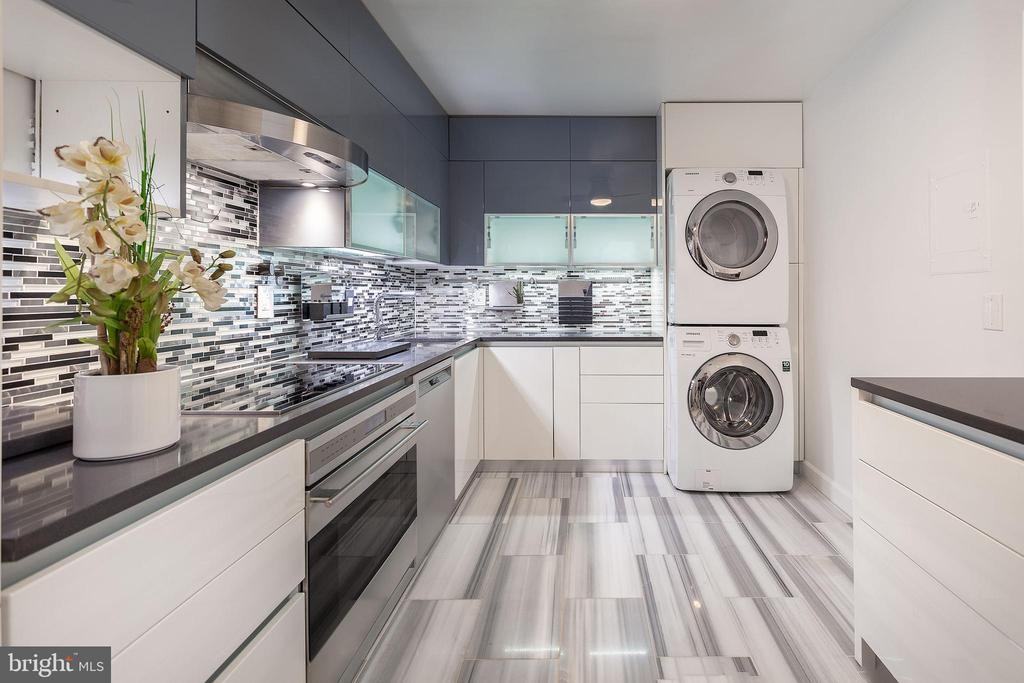 5902 Mount Eagle Dr ##809 - Photo 3 of 45