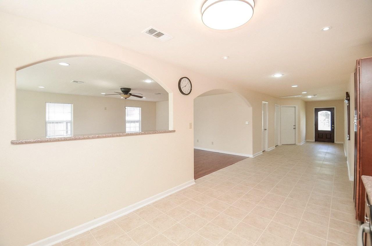 14315 Branchwater Ln - Photo 5 of 24