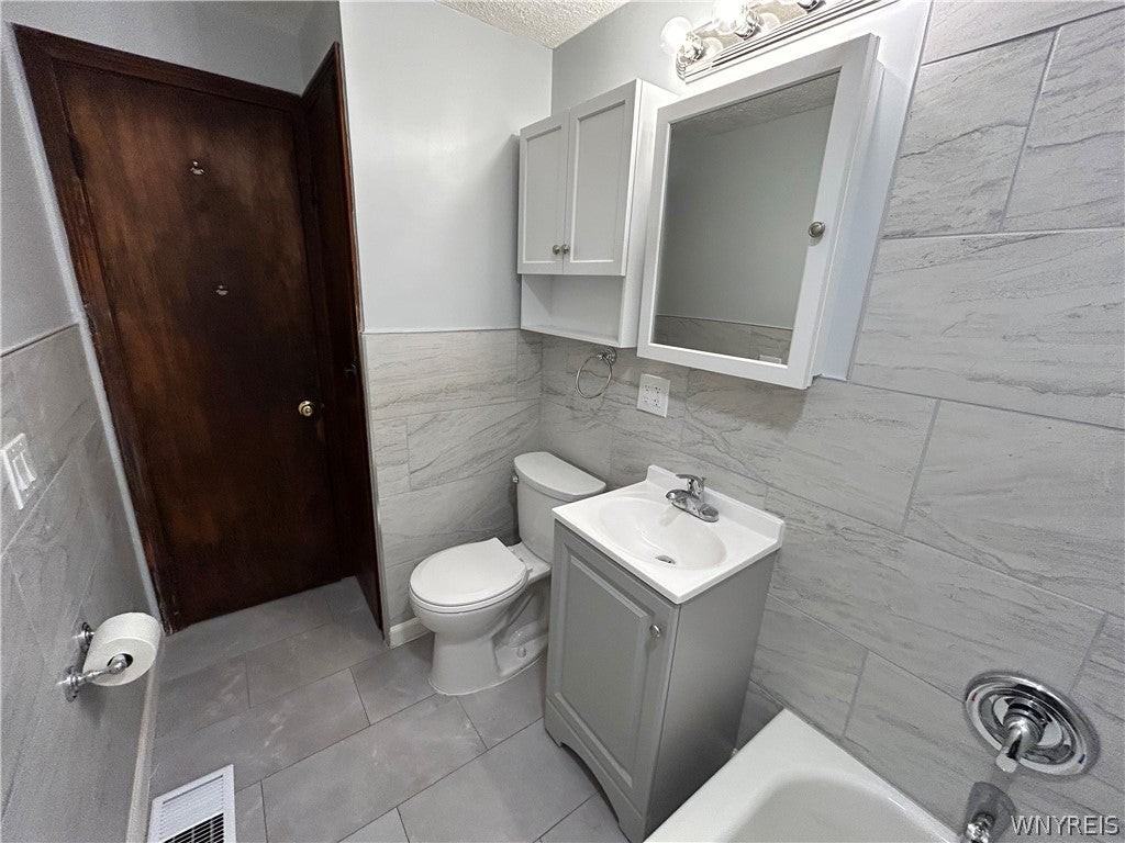 128 Bannard Ave - Photo 5 of 28