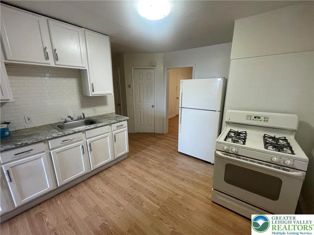 1113 E 4th St ##2 - Photo 6 of 7