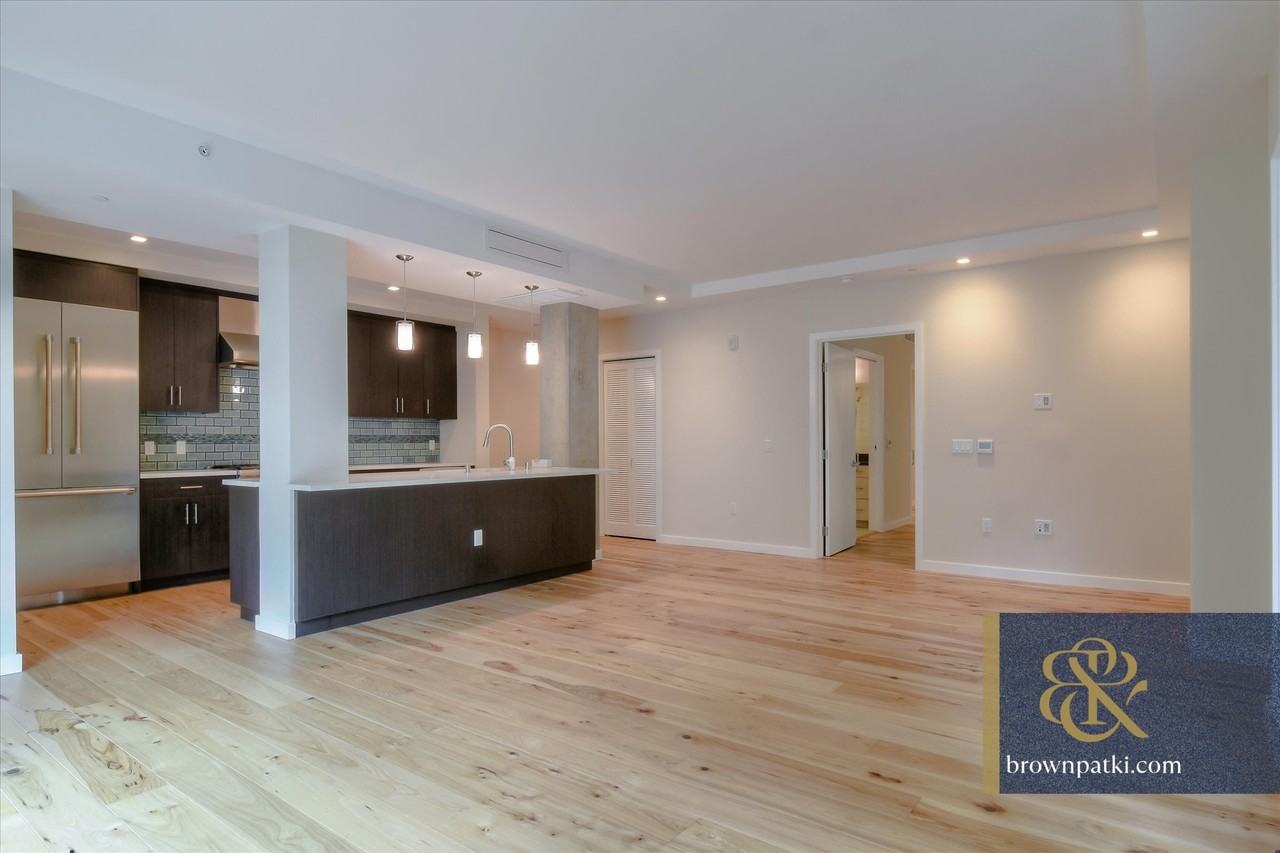 1731 Powell St #305 - Photo 3 of 24