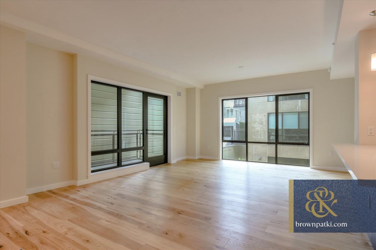 1731 Powell St #305 - Photo 4 of 24