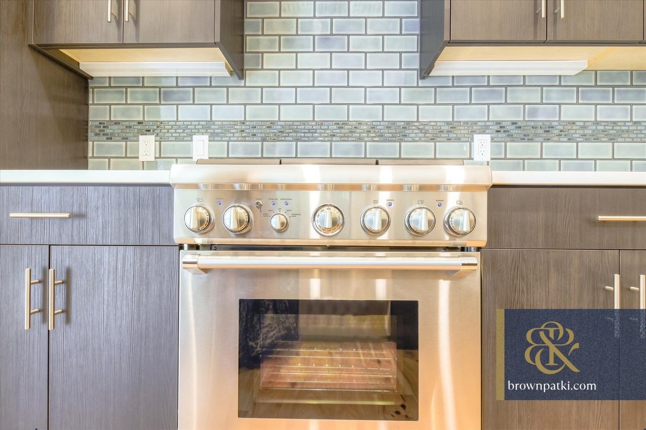 1731 Powell St #305 - Photo 7 of 24