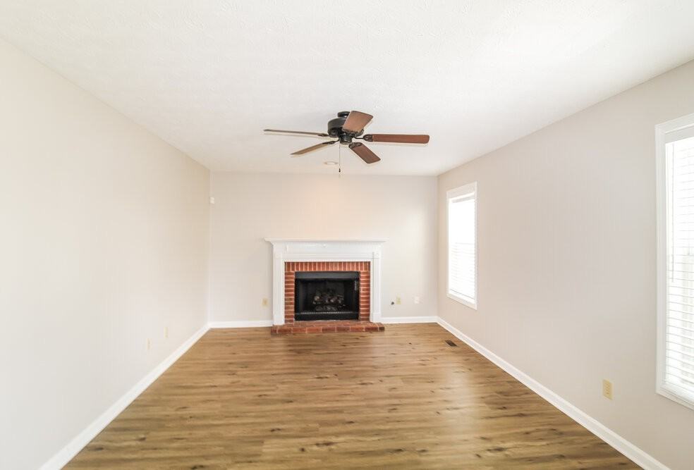 2915 Emerson Lake Dr - Photo 5 of 20