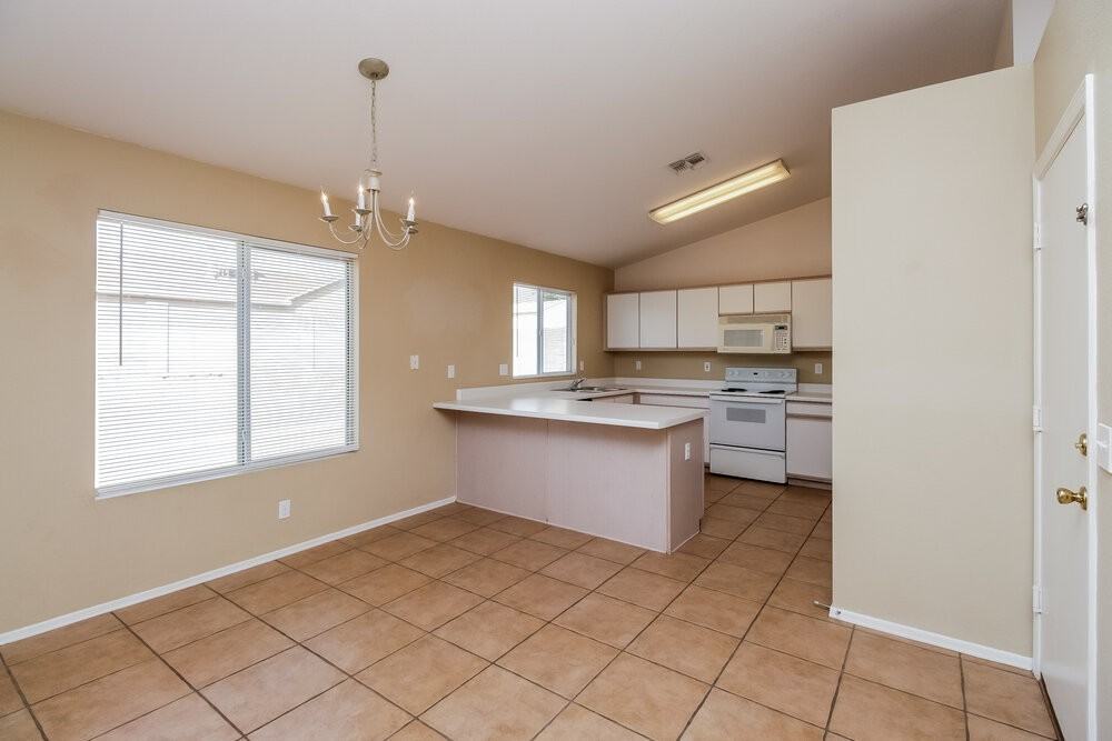 8046 E Fairfield St - Photo 6 of 16