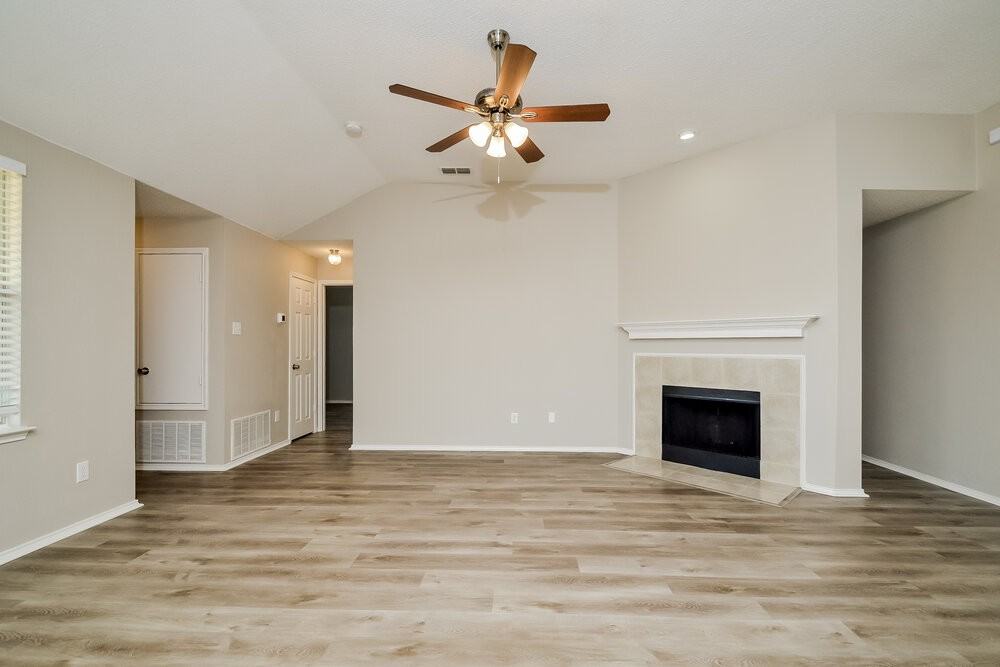 1620 Logan Dr - Photo 5 of 18