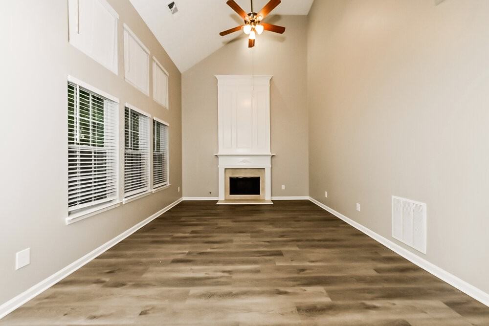 417 Concord Cir - Photo 4 of 17