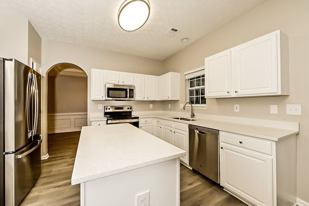 417 Concord Cir - Photo 6 of 17