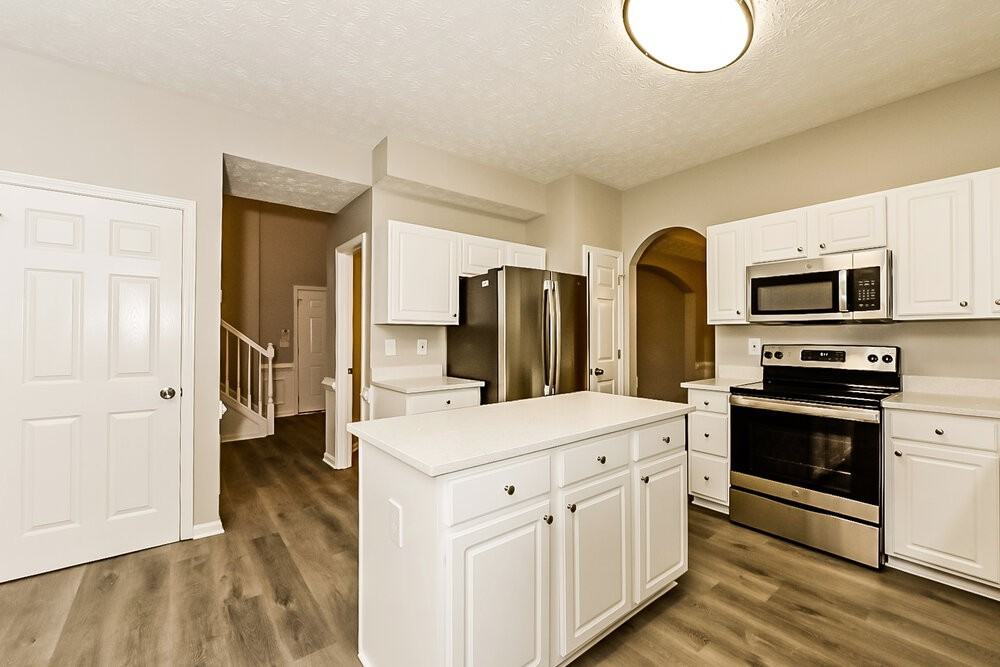 417 Concord Cir - Photo 7 of 17